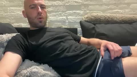 rotteei1 online show from April 2026 03:42:02 AM