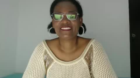 luxa online show from October 2025 12:35:01 PM