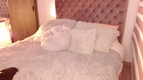 Rouss marie henao  online show from September 2025 09:47:02 AM