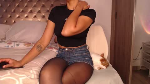 Rouss marie henao  online show from March 2026 01:38:01 AM