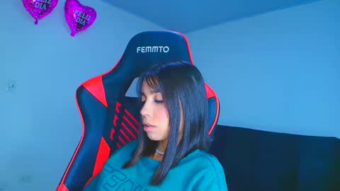 rousse_violet online show from September 2025 01:11:01 AM