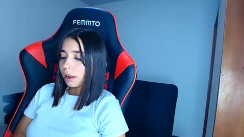 rousse_violet online show from February 2026 01:09:02 AM