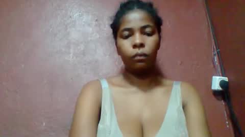 rovaelyah online show from April 2026 02:42:02 AM