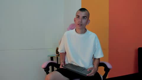 Rowan online show from April 2026 07:42:01 PM