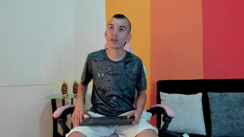 Rowan online show from April 2026 08:20:01 PM