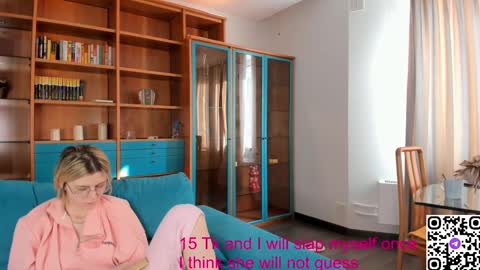 Snapshot of rowenacady chatting on March 2025 09:18:01 AM rowenacady online show from March 2025 09:18:01 AM