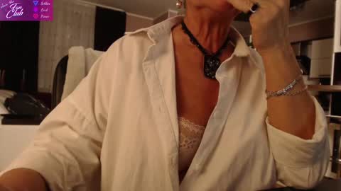 Roxana online show from December 2024 05:52:01 PM