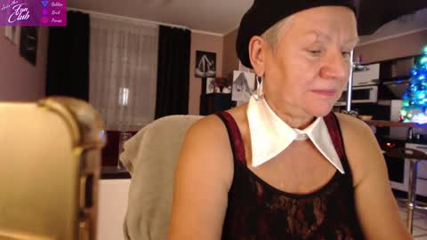 Roxana online show from December 2024 05:02:01 PM