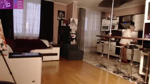 Roxana online show from January 2025 01:47:02 PM