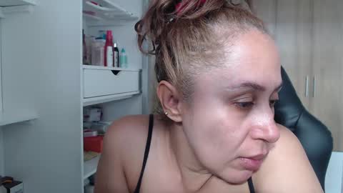 Roxana online show from December 2024 08:37:01 PM