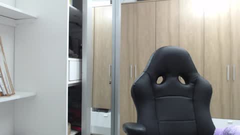 Roxana online show from January 2025 04:15:01 AM