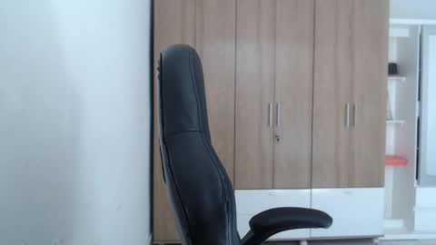 Roxana online show from February 2026 07:03:02 PM