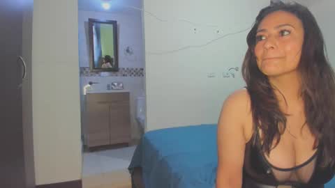 Snapshot of roxanasexy2025 chatting on February 2025 11:52:01 AM roxanasexy2025 online show from February 2025 11:52:01 AM