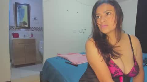 Snapshot of roxanasexy2025 chatting on March 2025 12:44:02 PM roxanasexy2025 online show from March 2025 12:44:02 PM