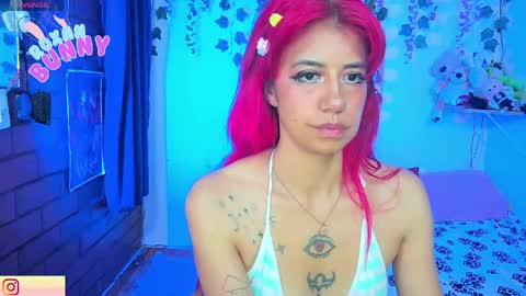 Snapshot of roxanbunny chatting on June 2026 06:52:02 AM roxxy online show from June 2026 06:52:02 AM