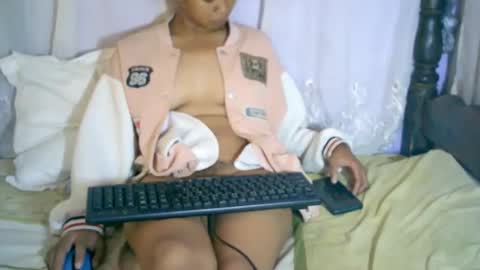 roxanne_98 online show from February 2025 03:37:01 AM