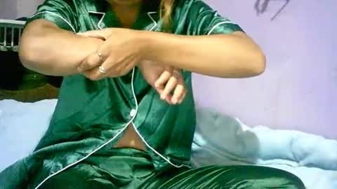 roxanne_98 online show from February 2026 06:00:02 PM