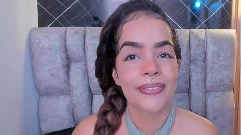 Roxanna online show from September 2025 12:32:01 PM