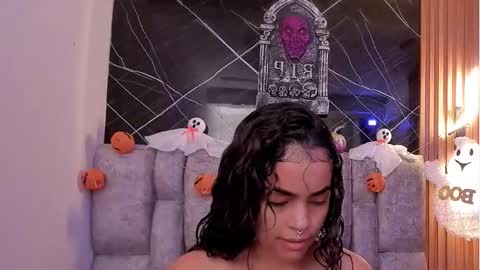 Roxanna online show from October 2025 11:20:02 AM