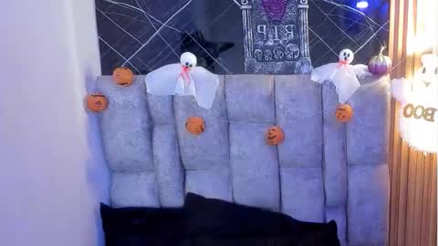 Roxanna online show from October 2025 12:53:02 PM