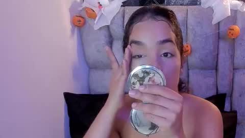 Roxanna online show from November 2025 12:39:02 PM