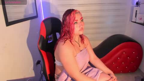 Snapshot of roxanne_morelli chatting on April 2026 12:29:02 PM roxanne online show from April 2026 12:29:02 PM