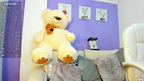 Snapshot of roxanneevans_ chatting on June 2026 12:51:01 PM Roxanne evans Schedule 700 -1400GTM-5 online show from June 2026 12:51:01 PM