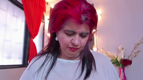 Snapshot of roxettemature chatting on January 2025 08:48:02 PM RoxetteMature online show from January 2025 08:48:02 PM