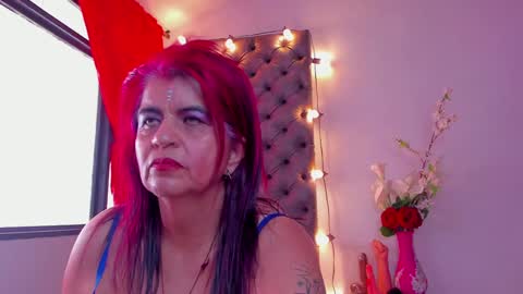 Snapshot of roxettemature chatting on January 2025 05:51:02 PM RoxetteMature online show from January 2025 05:51:02 PM