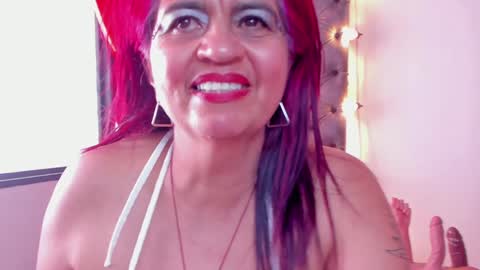 Snapshot of roxettemature chatting on January 2025 03:53:02 PM RoxetteMature online show from January 2025 03:53:02 PM