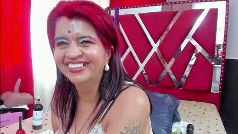 Snapshot of roxettemature chatting on January 2025 05:52:02 PM RoxetteMature online show from January 2025 05:52:02 PM