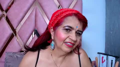 Snapshot of roxettemature chatting on June 2026 03:31:02 AM RoxetteMature online show from June 2026 03:31:02 AM