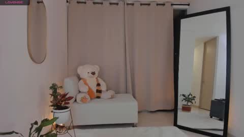  R O X I E  online show from September 2025 12:36:01 AM