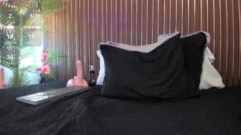 Roxie  online show from April 2026 01:04:02 PM