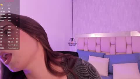 Roxie  online show from January 2025 01:53:01 AM