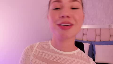 Roxie  online show from January 2025 10:41:01 PM