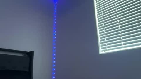 Roxie online show from November 2025 07:34:02 PM