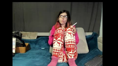 Snapshot of roxihazeleyes chatting on January 2025 12:42:01 PM roxihazeleyes online show from January 2025 12:42:01 PM