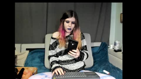 Snapshot of roxihazeleyes chatting on January 2025 12:25:01 AM roxihazeleyes online show from January 2025 12:25:01 AM