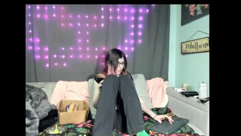 Snapshot of roxihazeleyes chatting on February 2025 01:26:02 AM roxihazeleyes online show from February 2025 01:26:02 AM