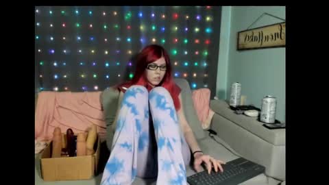 Snapshot of roxihazeleyes chatting on February 2025 08:44:02 PM roxihazeleyes online show from February 2025 08:44:02 PM