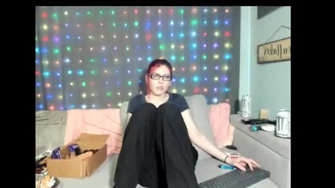Snapshot of roxihazeleyes chatting on February 2025 04:09:02 AM roxihazeleyes online show from February 2025 04:09:02 AM