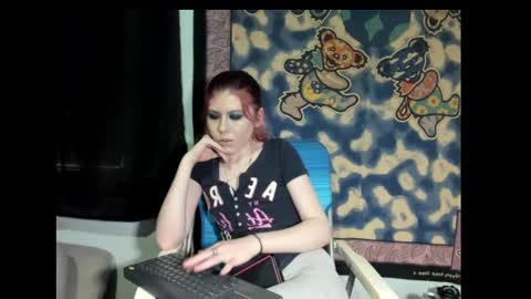 Snapshot of roxihazeleyes chatting on March 2025 01:57:02 PM roxihazeleyes online show from March 2025 01:57:02 PM