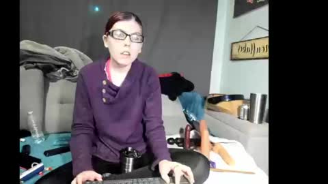 Snapshot of roxihazeleyes chatting on September 2025 12:37:01 PM roxihazeleyes online show from September 2025 12:37:01 PM