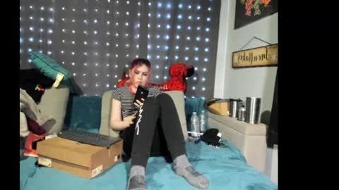 Snapshot of roxihazeleyes chatting on September 2025 07:08:01 AM roxihazeleyes online show from September 2025 07:08:01 AM