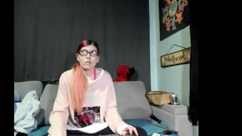 Snapshot of roxihazeleyes chatting on September 2025 07:54:01 AM roxihazeleyes online show from September 2025 07:54:01 AM