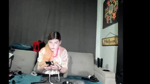 roxihazeleyes online show from October 2025 05:35:02 PM