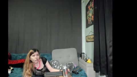 roxihazeleyes online show from November 2025 10:59:02 AM