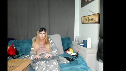 roxihazeleyes online show from January 2026 06:06:01 AM