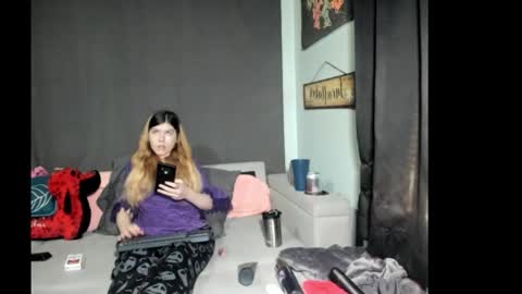 roxihazeleyes online show from February 2026 04:54:01 PM